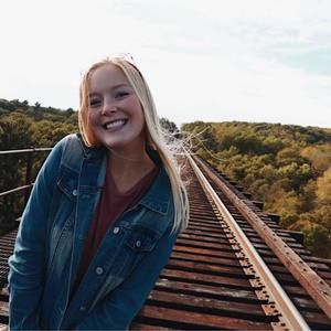 Meet your Posher, Mikaela